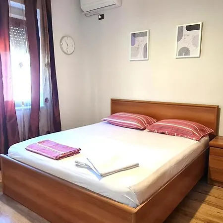 2v1- Center Dp Apartment *