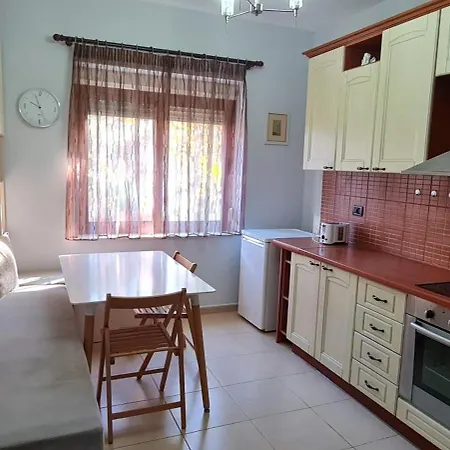 2v1- Center Dp Apartment