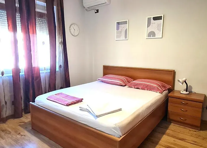 2v1- Center Dp Apartment *